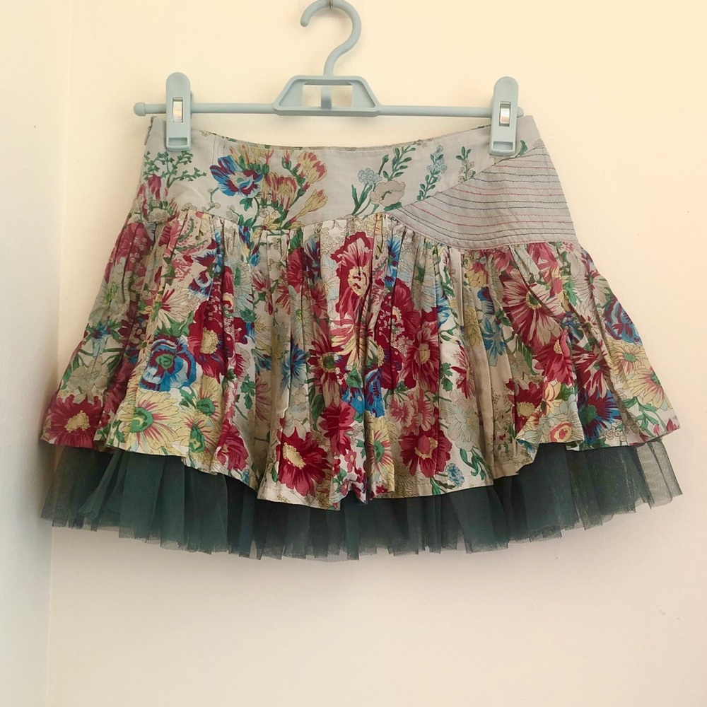 Floral ruffle mini skirt with tulle
